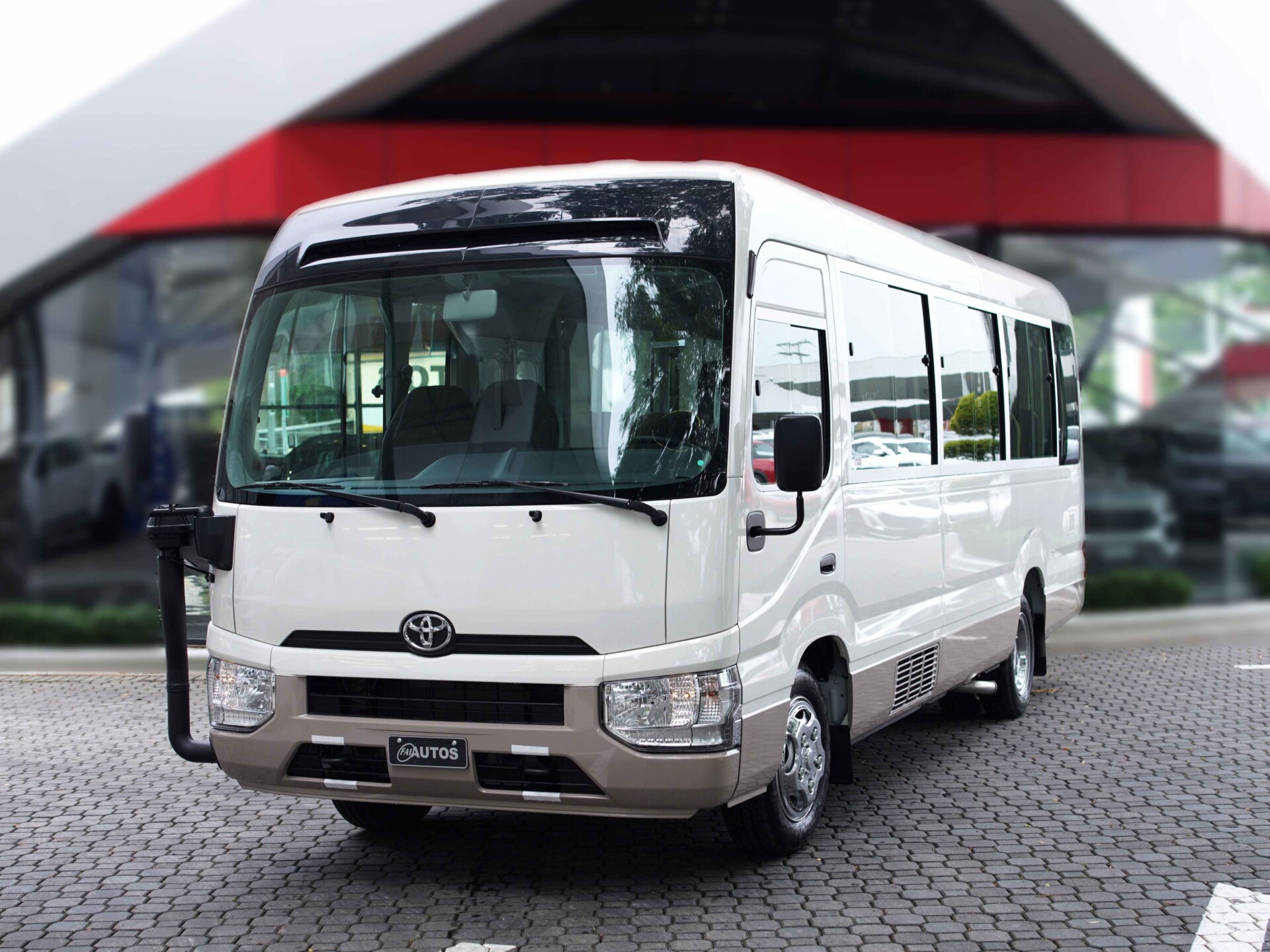 AUTOBUS DE 30 PASAJERO